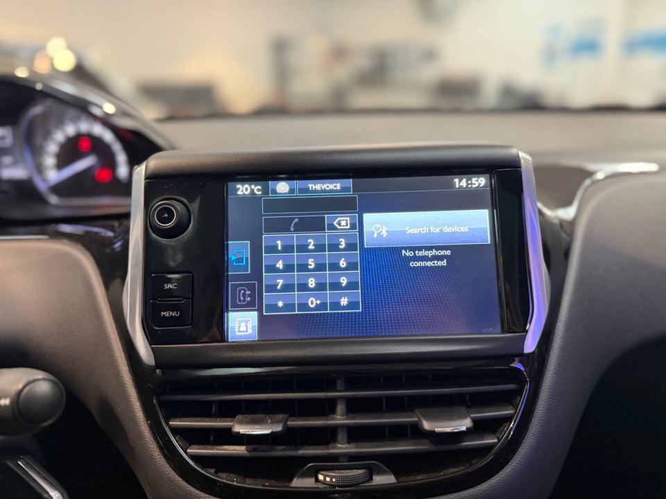 Peugeot 208 1,2 VTi Allure Sky 5d