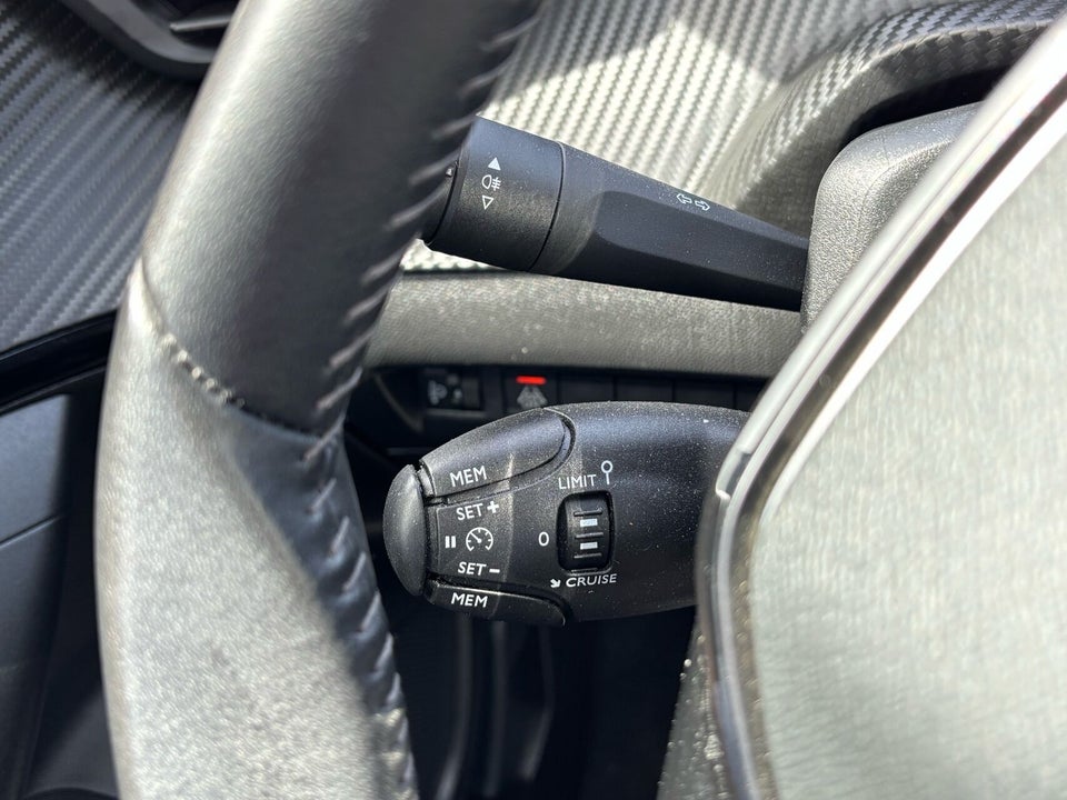 Peugeot 2008 1,2 PureTech 100 Platin 5d