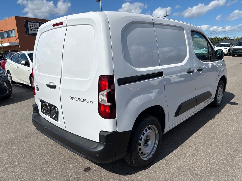 Toyota ProAce City 1,5 D 102 Medium Comfort Master