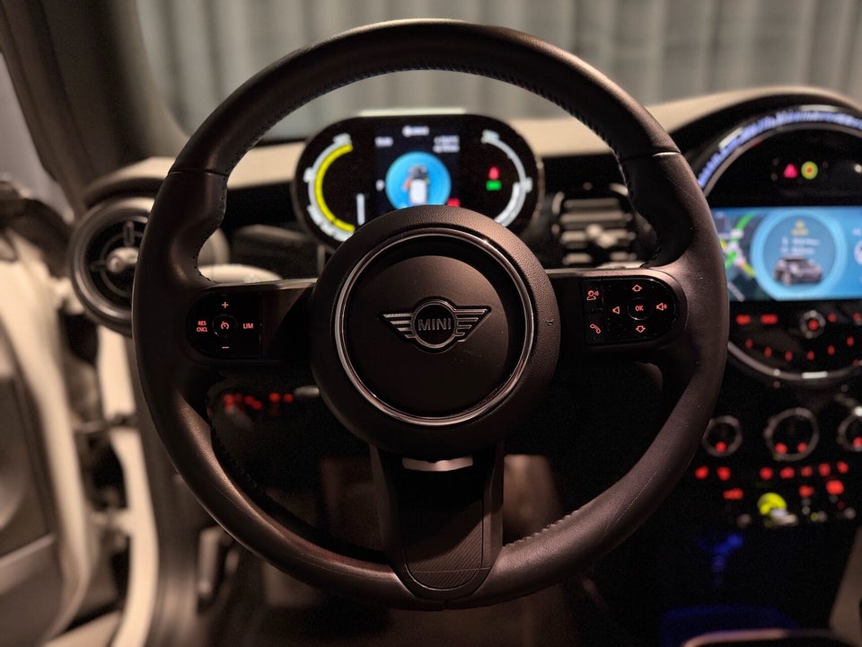 MINI Cooper SE Classic Trim 3d