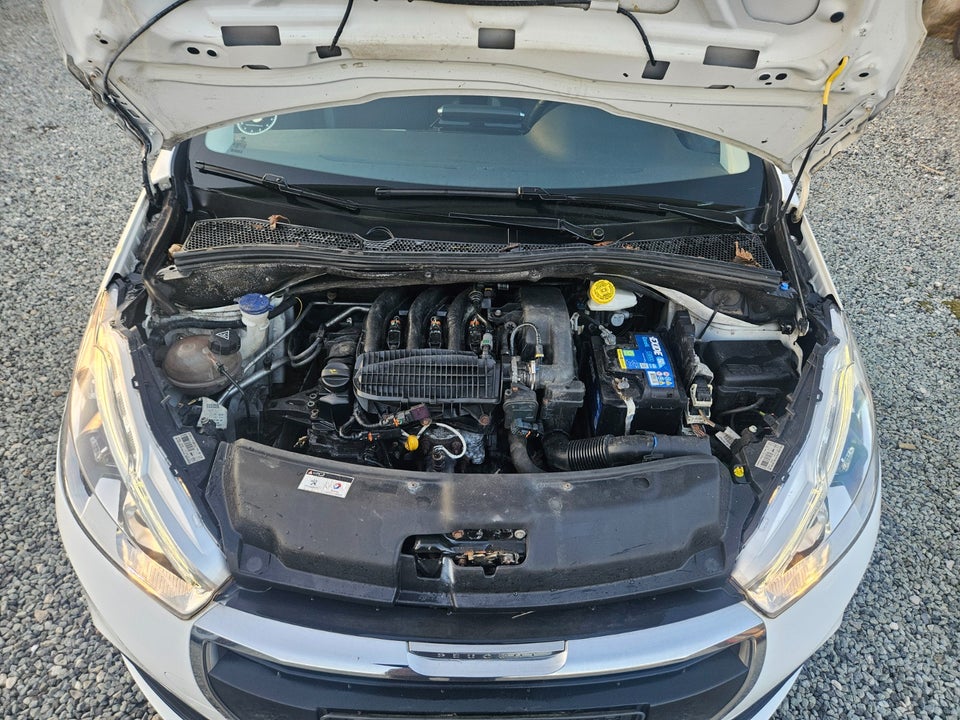 Peugeot 208 1,2 VTi 82 Allure Sky 5d