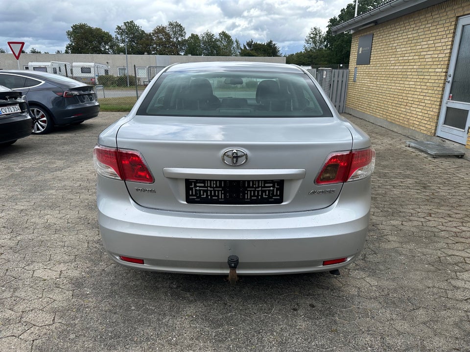 Toyota Avensis 1,8 VVT-i T2 4d