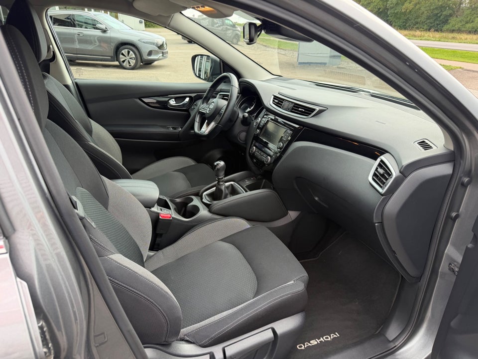 Nissan Qashqai 1,3 Dig-T 140 N-Connecta 5d