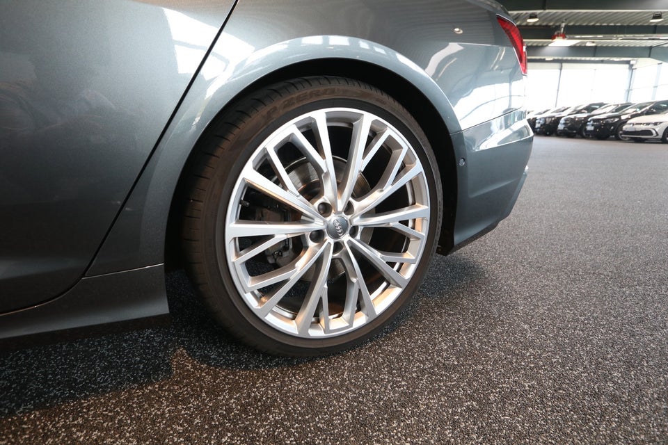 Audi A6 55 TFSi S-line quattro S-tr. 4d