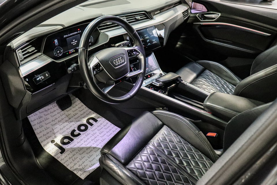 Audi e-tron 55 S-line Sportback quattro 5d