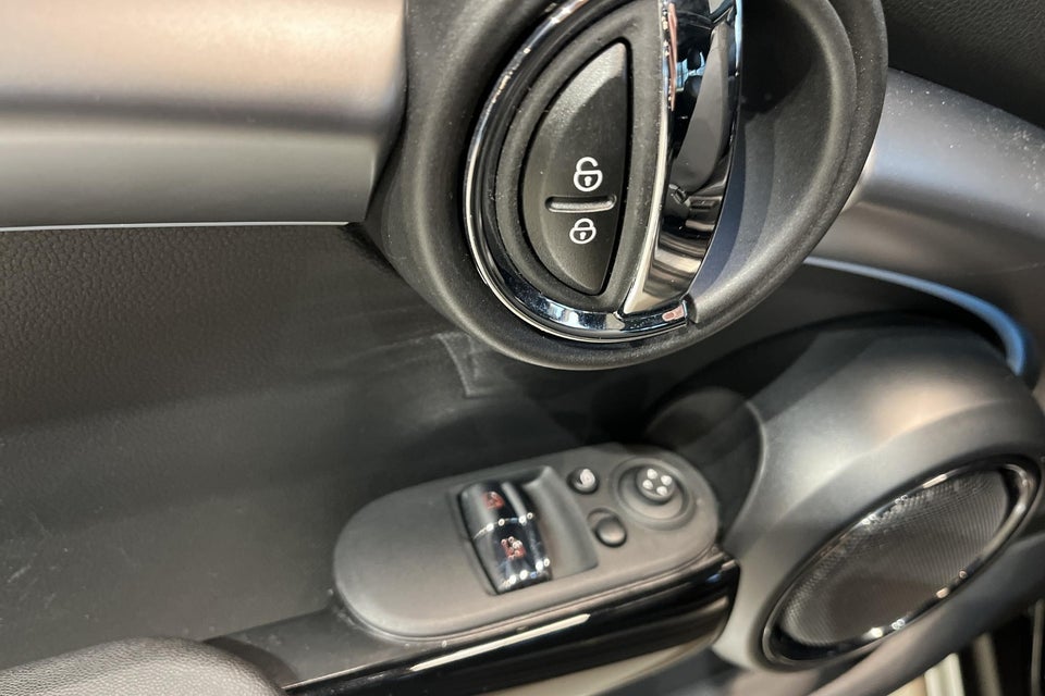 MINI Cooper SE Yours Trim 3d