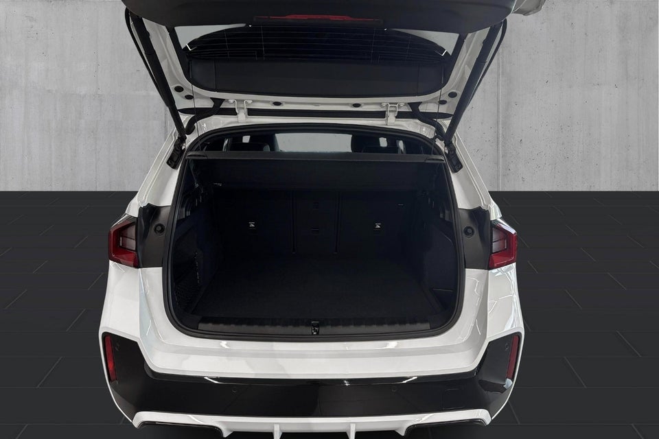 BMW iX1 eDrive20 M-Sport 5d