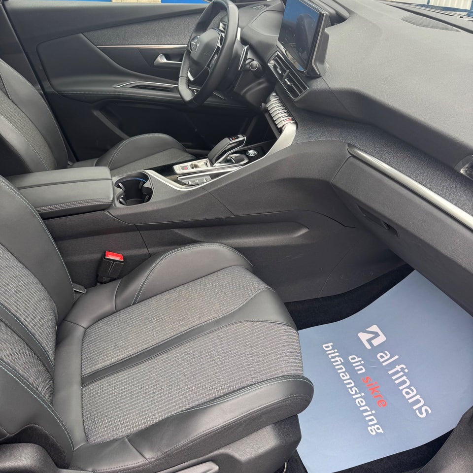 Peugeot 3008 1,6 Hybrid First Selection EAT8 5d