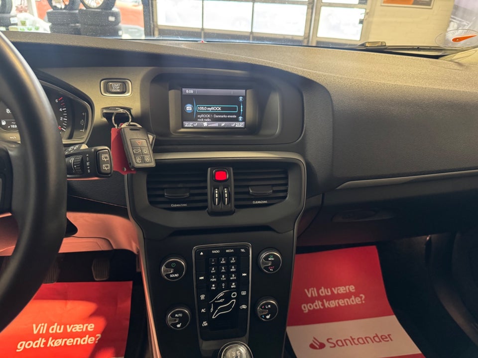 Volvo V40 2,0 D2 120 Kinetic 5d