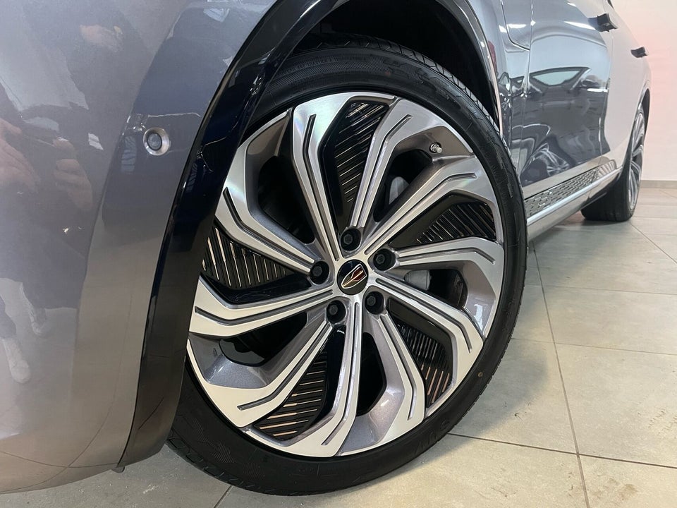 Hongqi E-HS9 120 Exclusive+ 5d