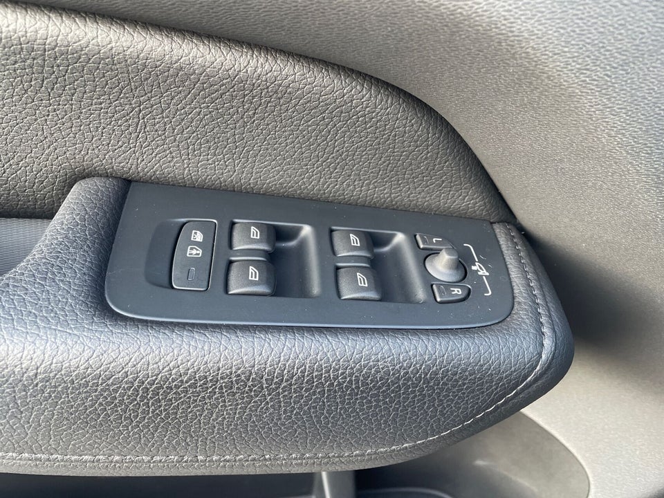 Volvo XC60 2,0 B5 250 Inscription aut. 5d