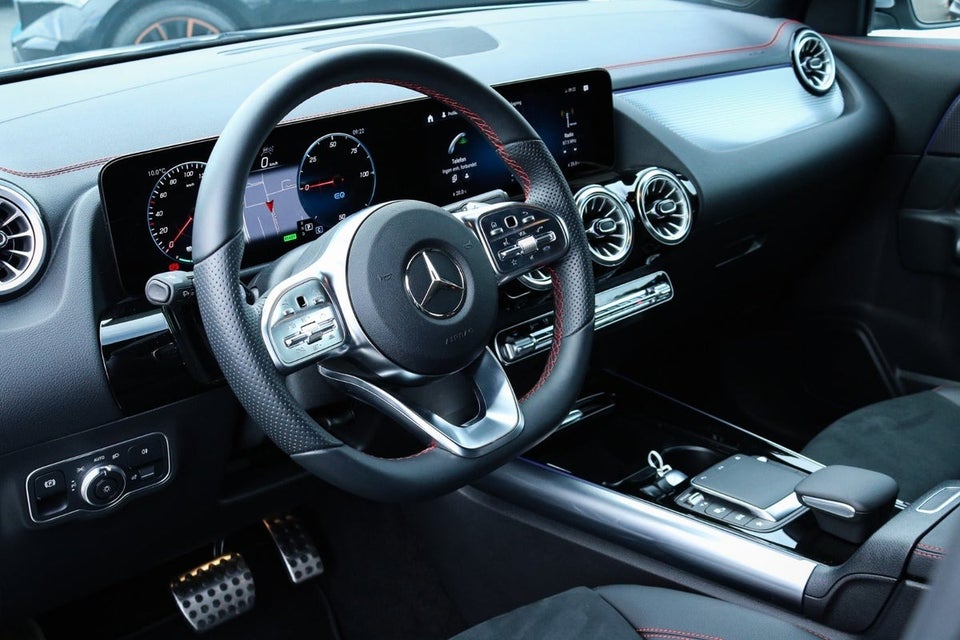 Mercedes EQA350 AMG Line 4Matic 5d