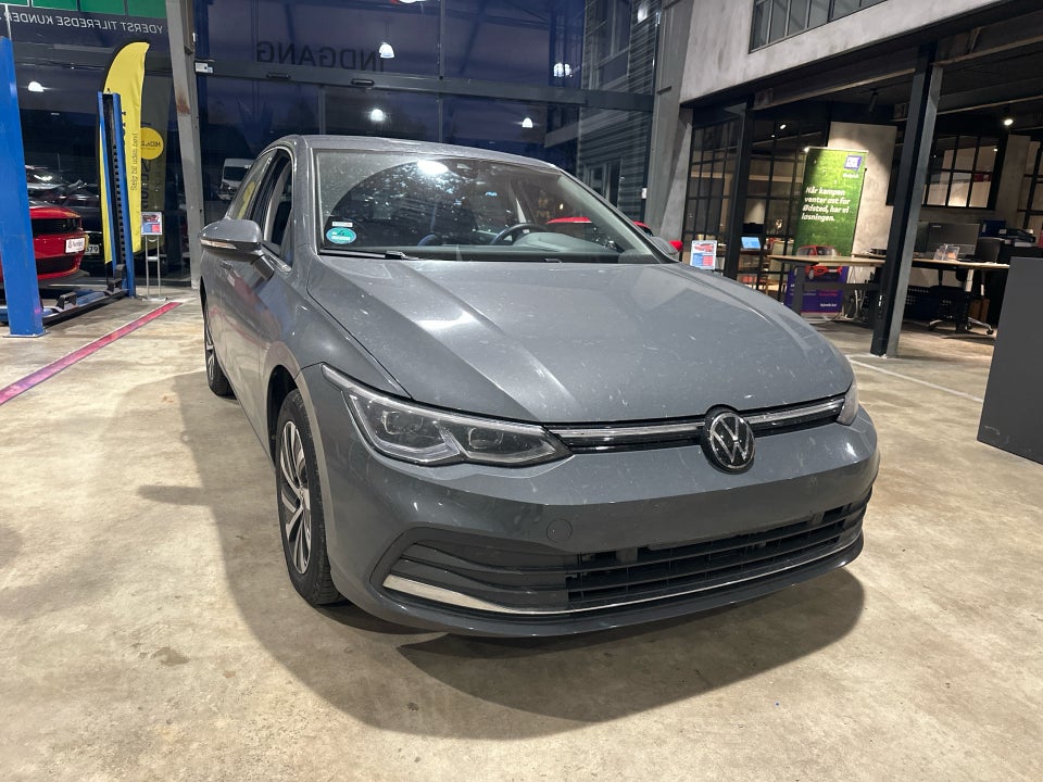 VW Golf VIII 1,4 eHybrid DSG 5d