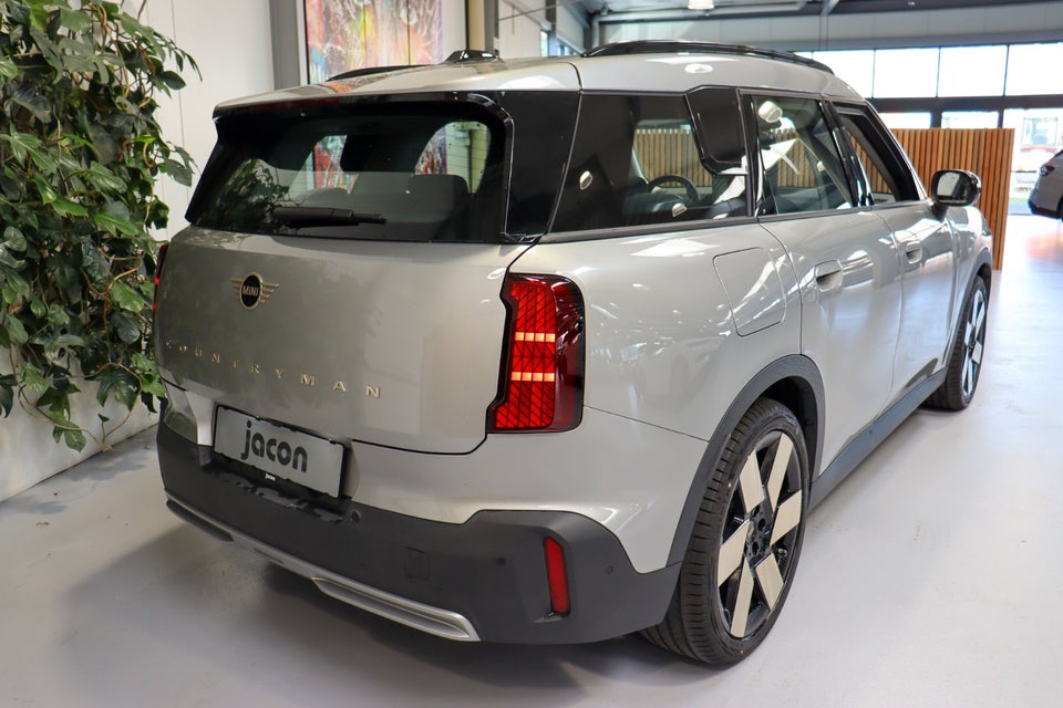 MINI Countryman E Essential Trim XS 5d