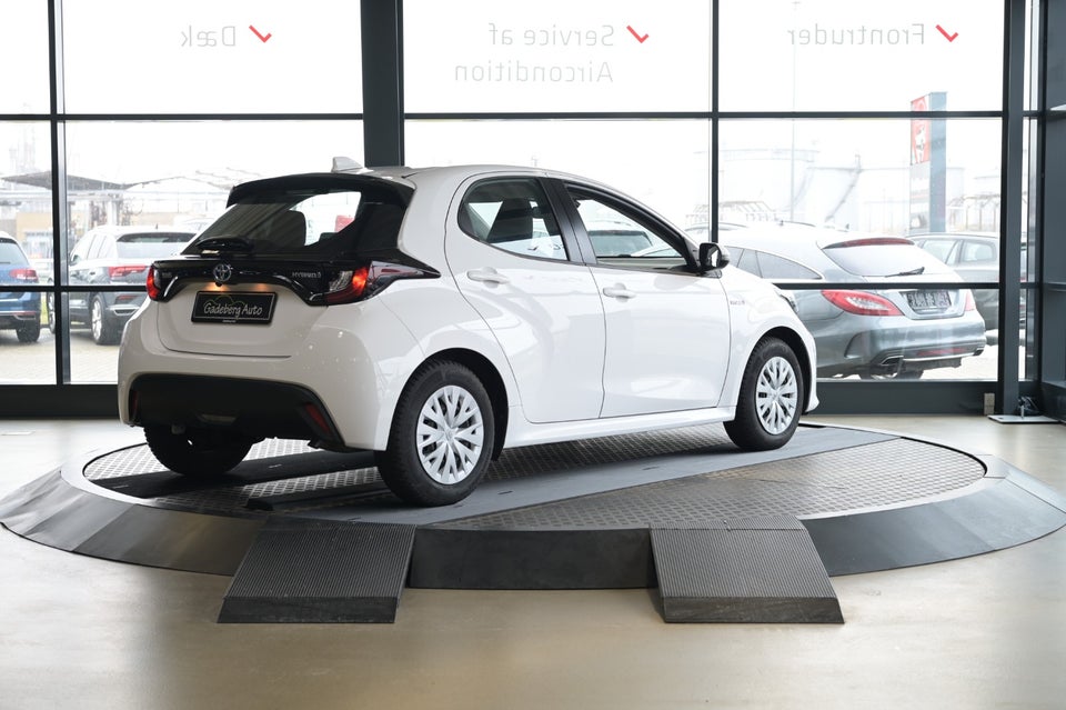 Toyota Yaris 1,5 Hybrid H3 e-CVT 5d