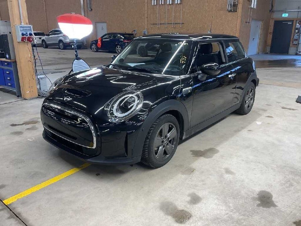 MINI Cooper SE Essential 3d