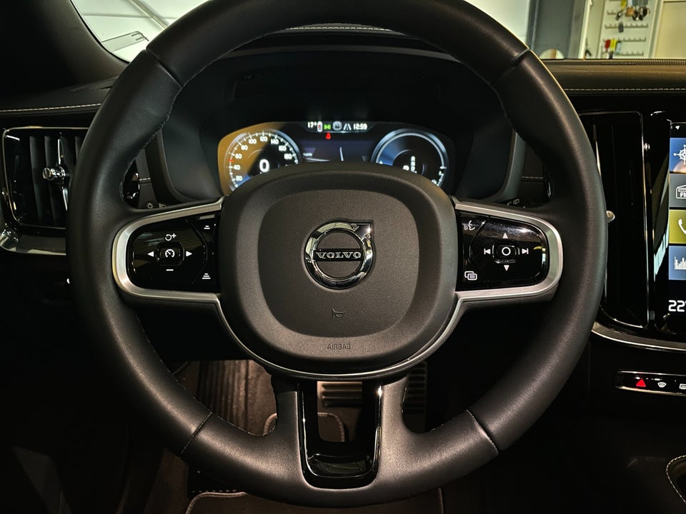 Volvo V60 2,0 T6 ReCharge R-Design aut. AWD 5d