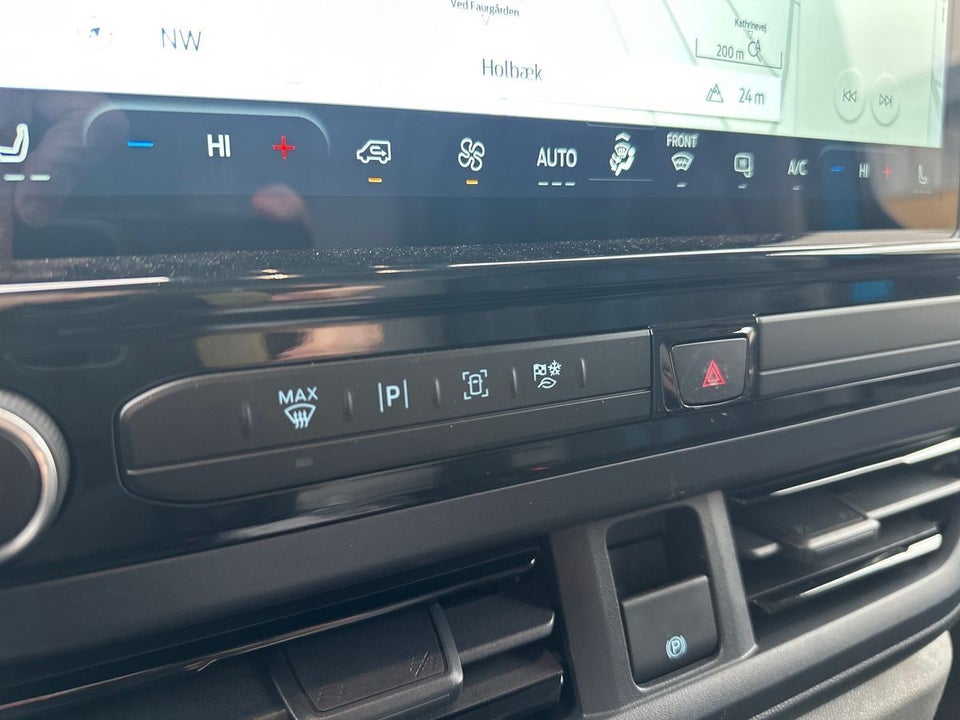 Ford E-Transit Custom 340L 64 Sport