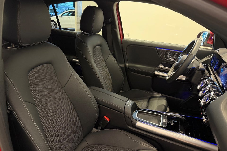 Mercedes EQA300 Progressive 4Matic 5d