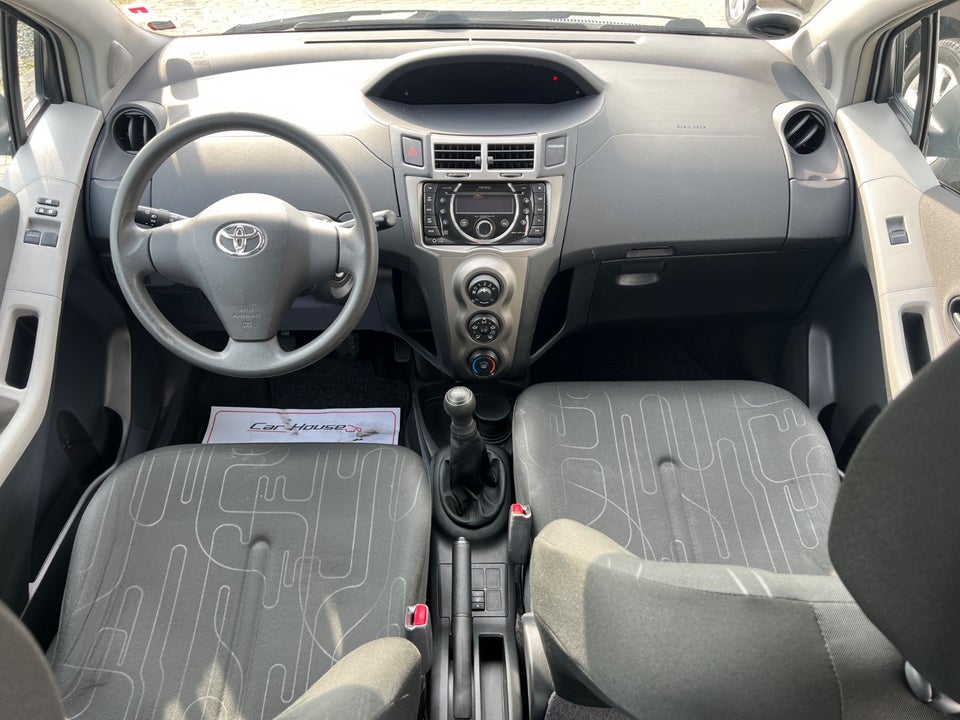 Toyota Yaris 1,0 TX 5d