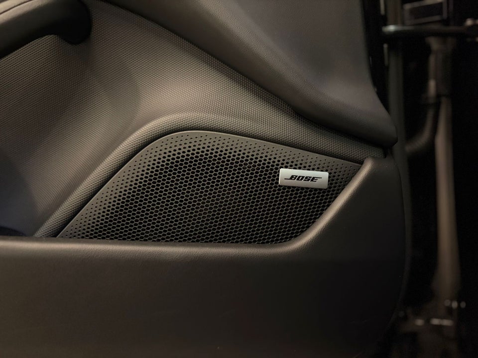 Porsche Taycan 4d