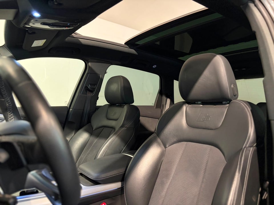 Audi Q7 55 TFSi e S-line quattro Tiptr. 5d