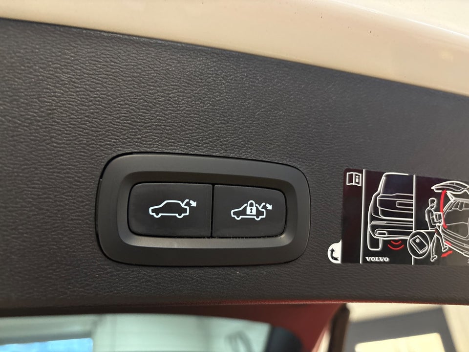 Volvo XC40 P6 ReCharge Pro 5d