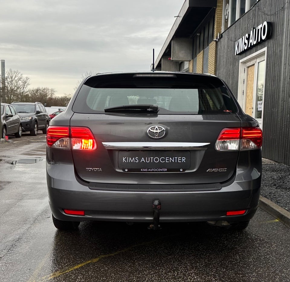 Toyota Avensis 1,8 VVT-i T2 Touch stc. 5d