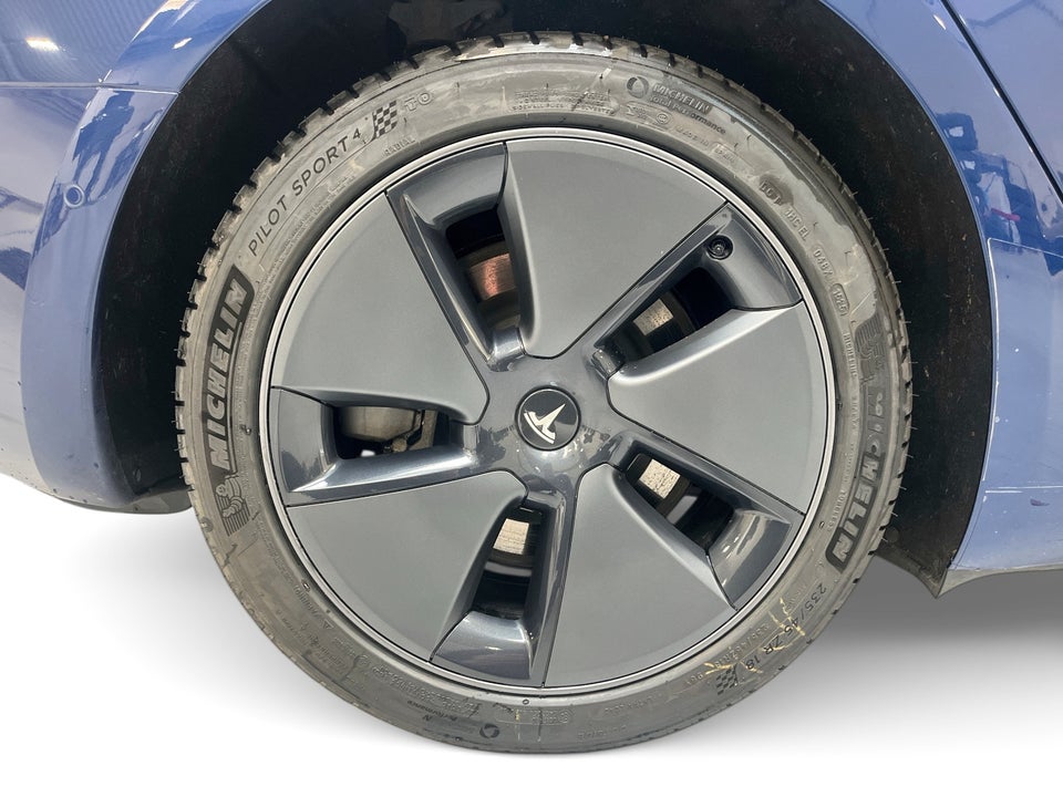 Tesla Model 3 RWD 4d