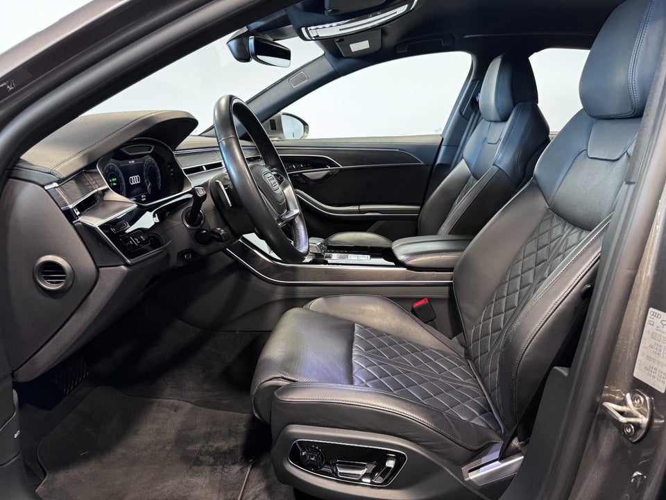 Audi A8 60 TFSi e quattro Tiptr. 4d