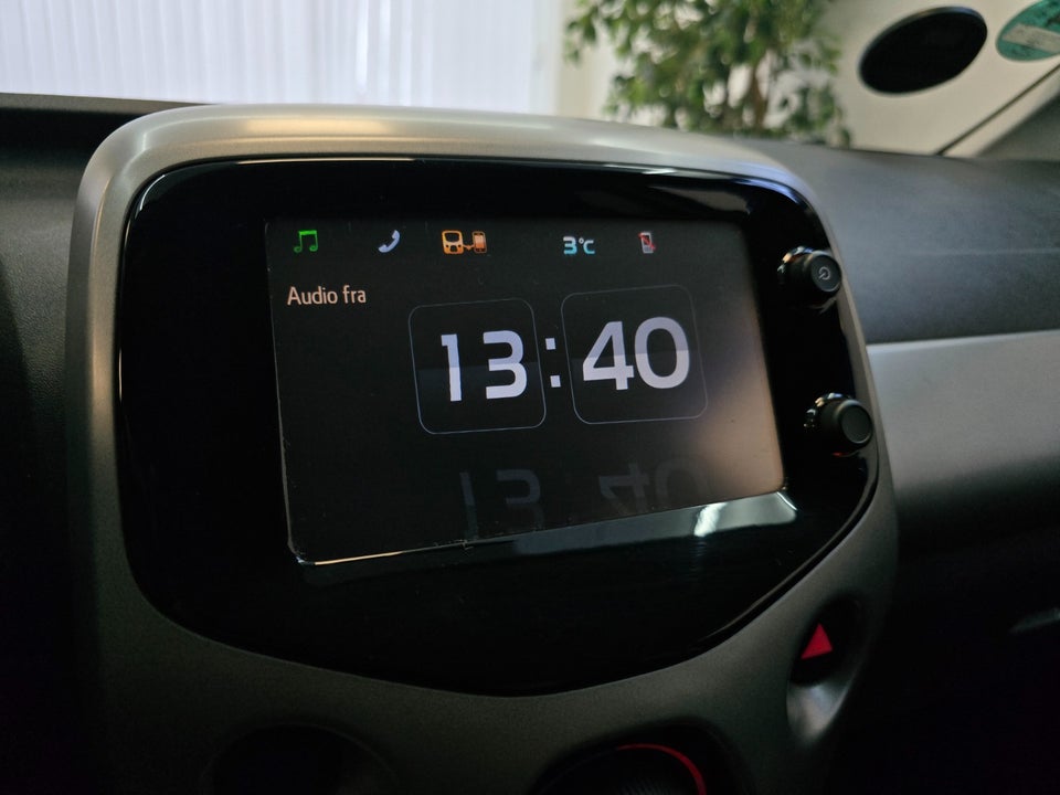 Toyota Aygo 1,0 VVT-i x-play 5d