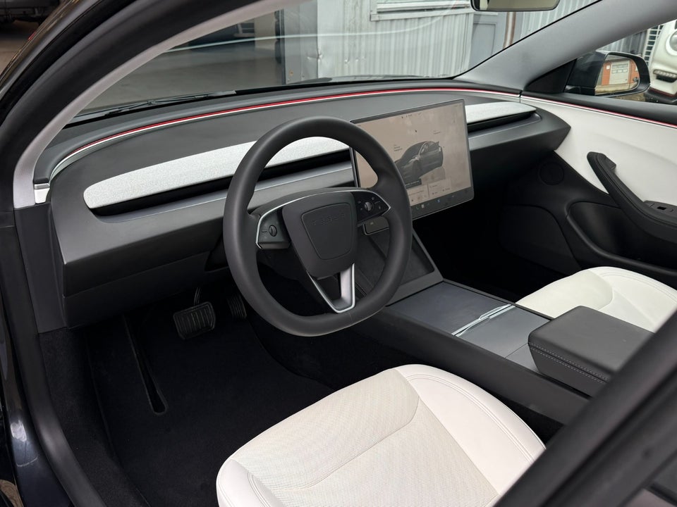 Tesla Model 3 Long Range AWD 4d