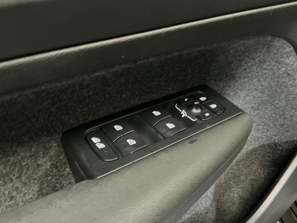 Volvo XC40 P6 ReCharge Core 5d