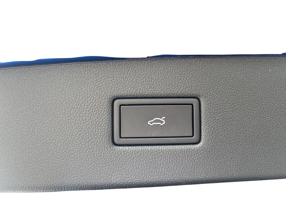 Ford Capri 77 Premium Extended Range 5d