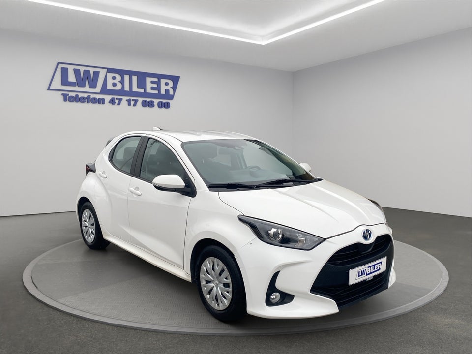 Toyota Yaris 1,5 Hybrid Essential e-CVT 5d