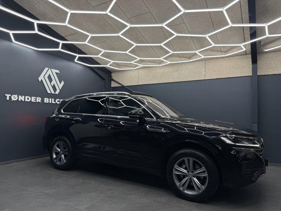 VW Touareg 3,0 TDi 286 R-line aut. 4Motion 5d