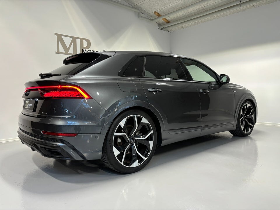 Audi Q8 50 TDi quattro Tiptr. Van 5d