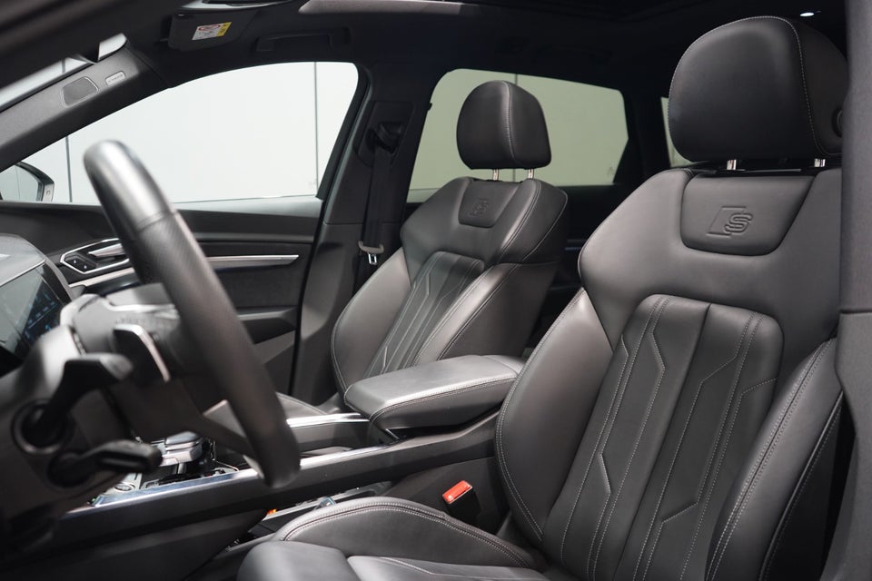 Audi e-tron 55 S-line quattro 5d