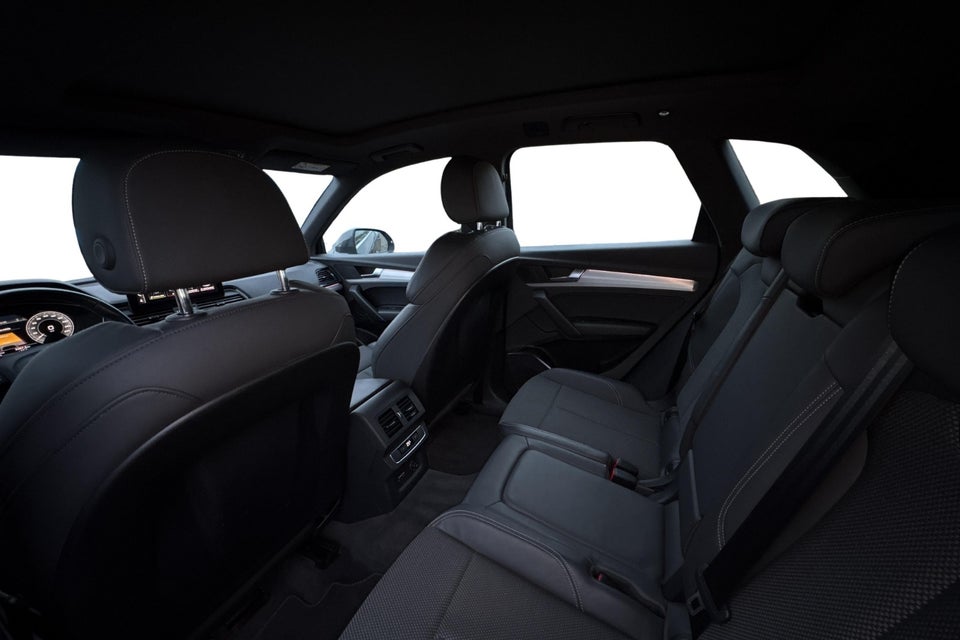 Audi Q5 55 TFSi e S-line quattro S-tr. 5d