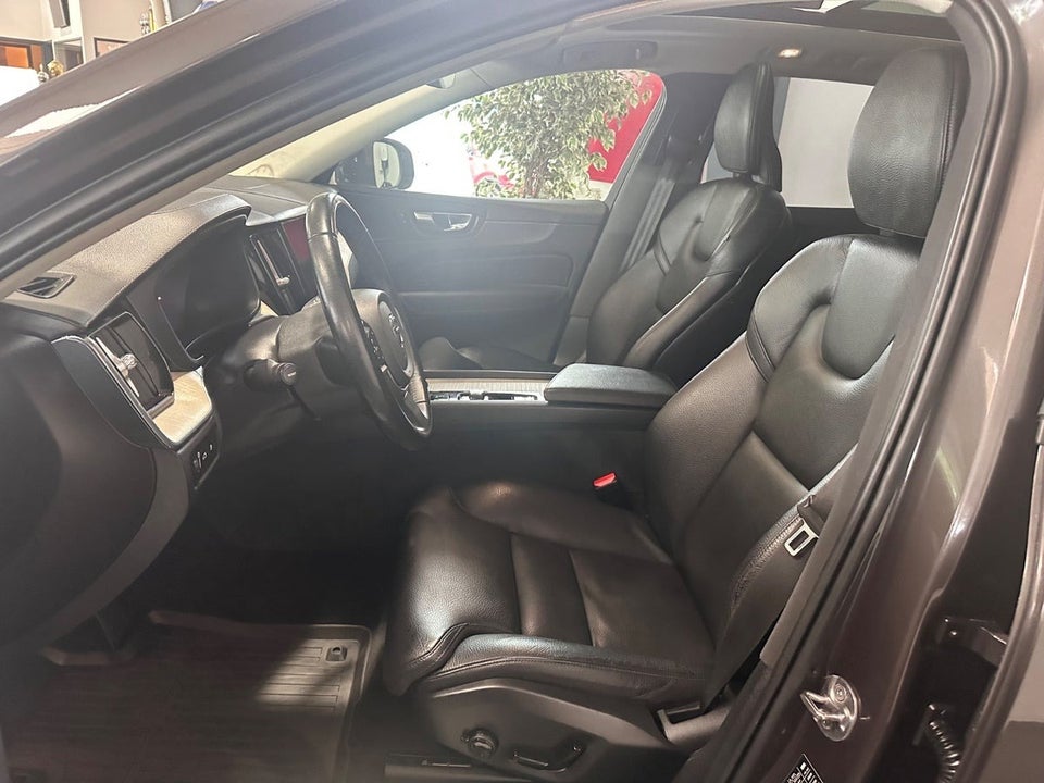 Volvo XC60 2,0 T8 ReCharge Inscription aut. AWD 5d