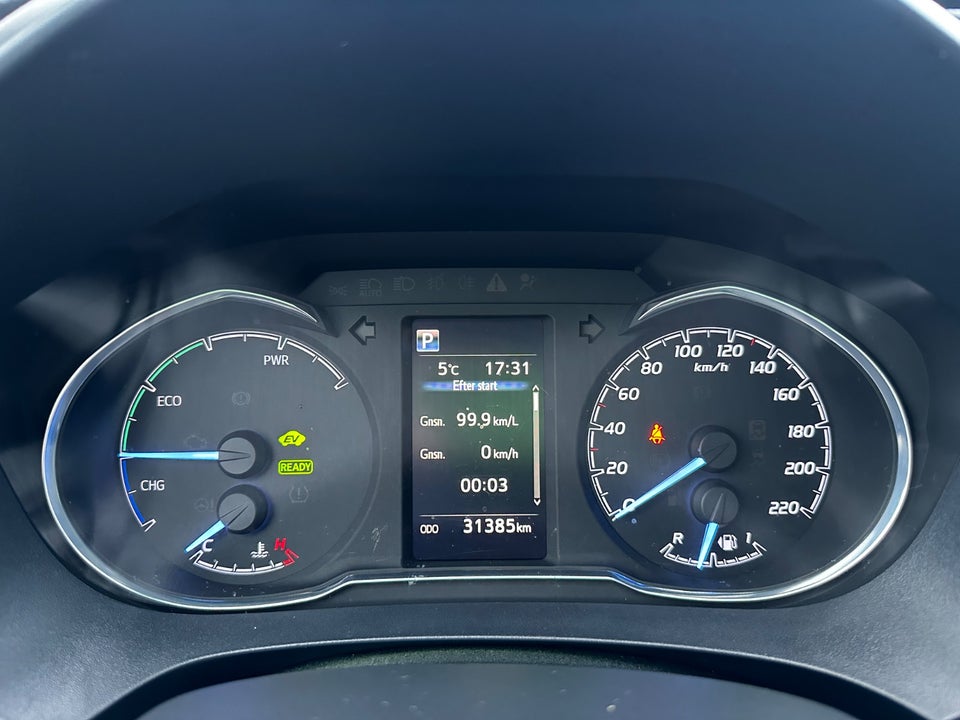 Toyota Yaris 1,5 Hybrid CHIC e-CVT Van 5d