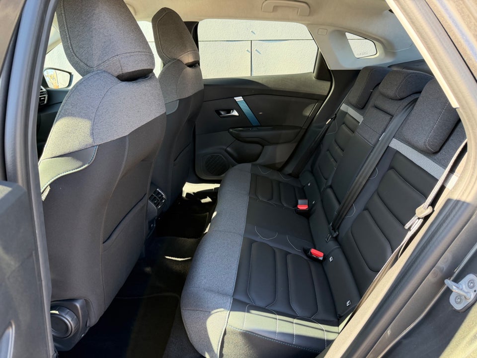 Citroën ë-C4 X 50 Shine 4d