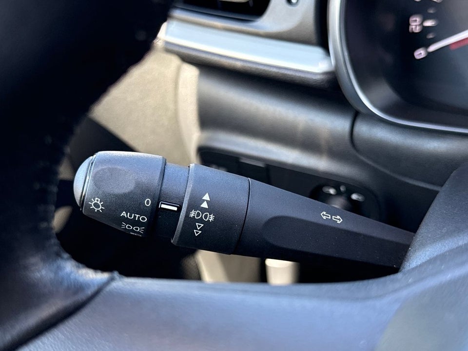 Citroën C3 1,2 PureTech 83 Shine Sport 5d