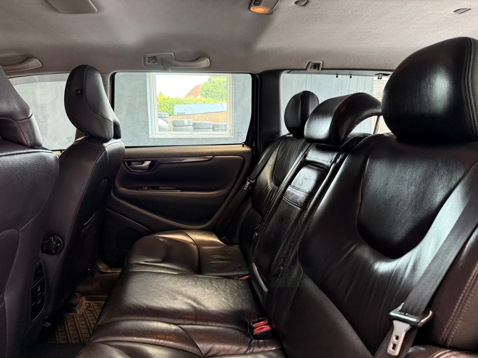 Volvo V70 2,4 D 130 Momentum aut. 5d