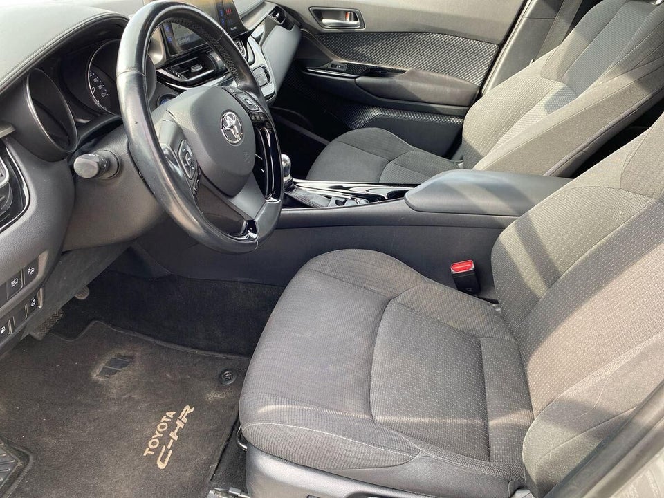 Toyota C-HR 1,8 Hybrid C-LUB CVT 5d