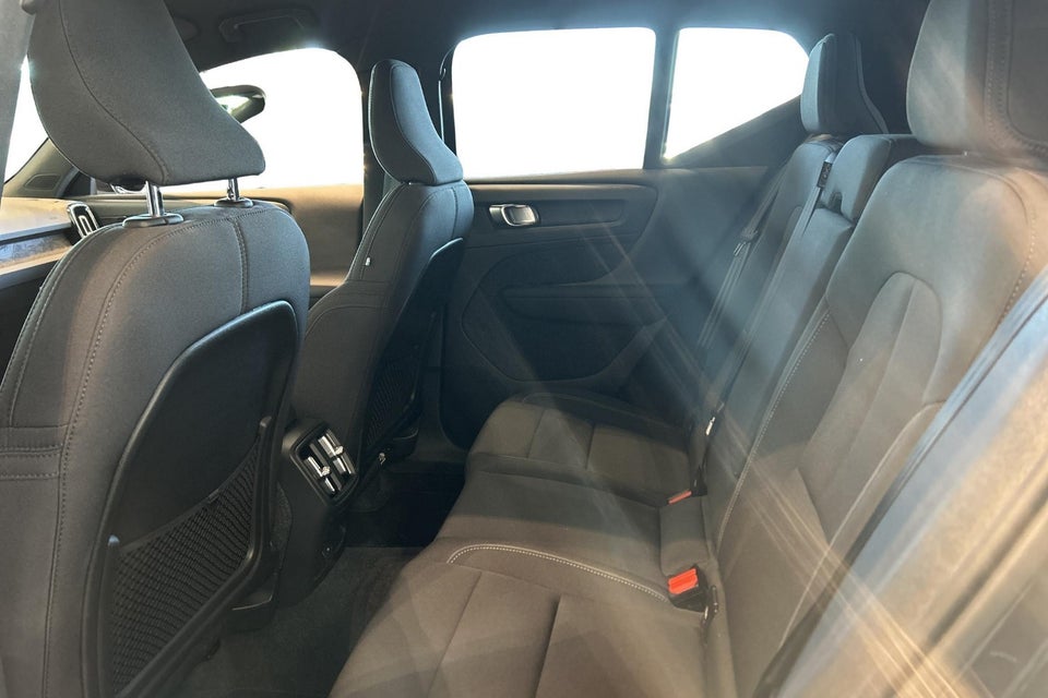 Volvo EX40 Extended Range Black Edition 5d