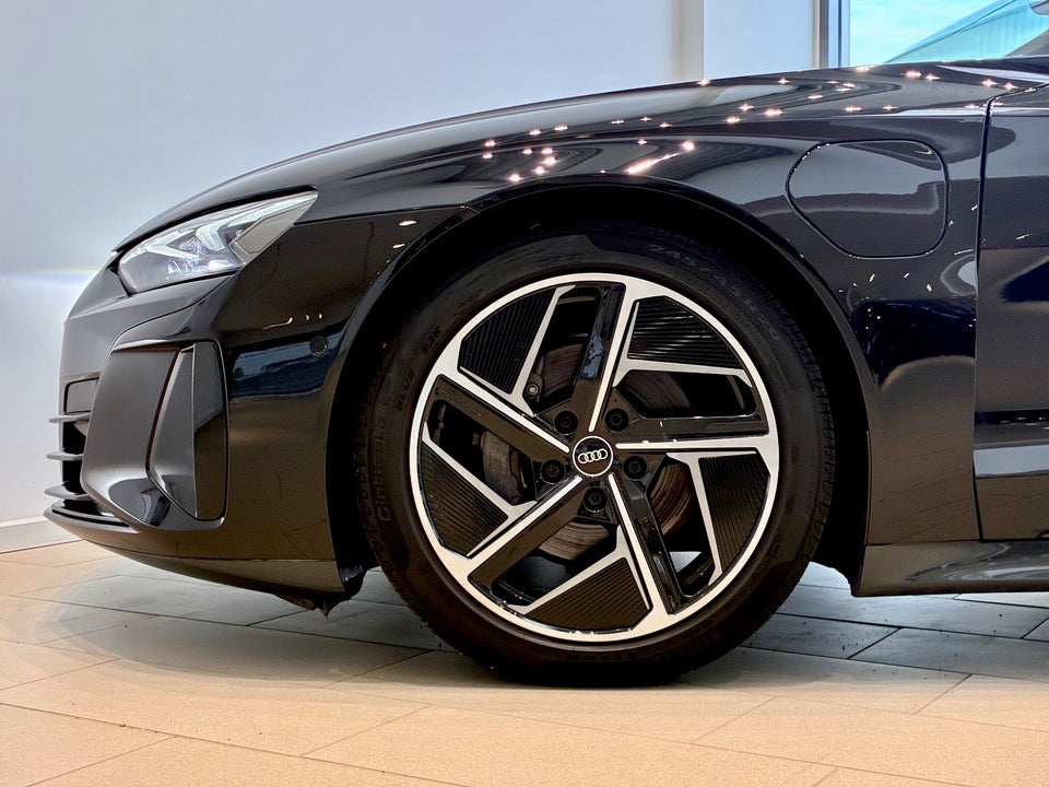 Audi e-tron GT quattro 4d