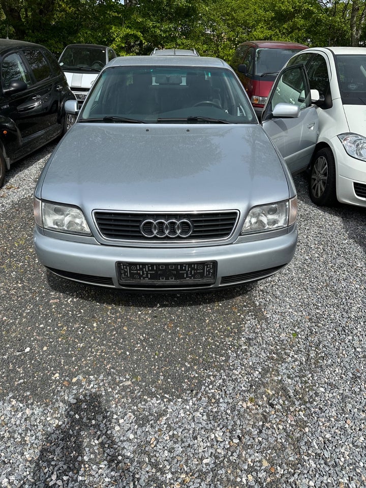 Audi A6 2,6  4d