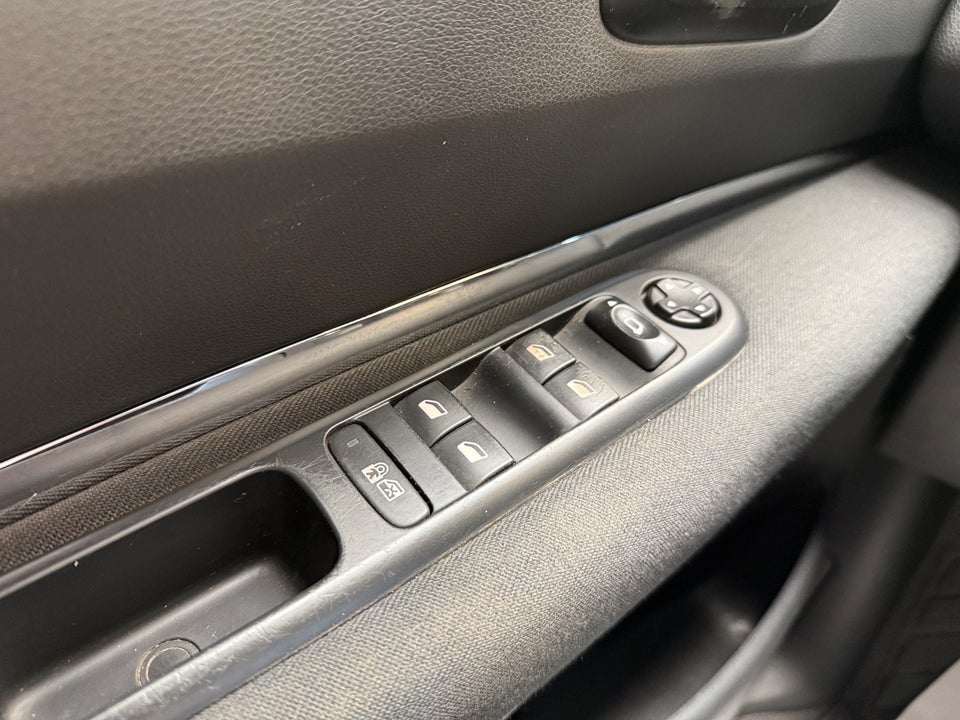 Peugeot 3008 1,6 HDi 114 Active 5d