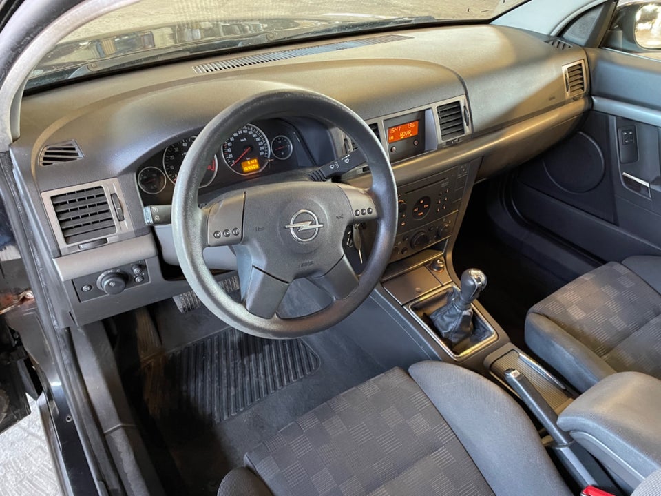 Opel Vectra 1,8 16V Comfort Businessline 4d